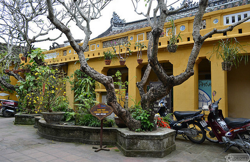 back of Minh Huong temple