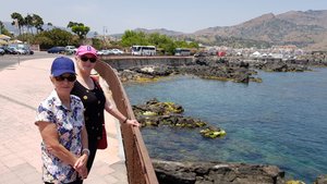 Roz & Kathy at Naxos