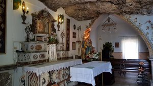 The inside of the Maria dela Rocca Church