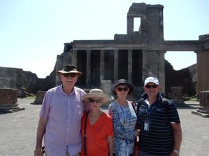 Happy travellers in Pompeii