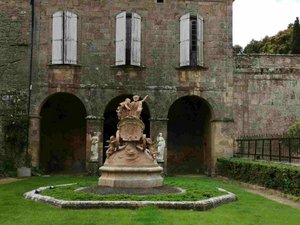 Abbaye Fontfroid 6 - a private courtyard - 3