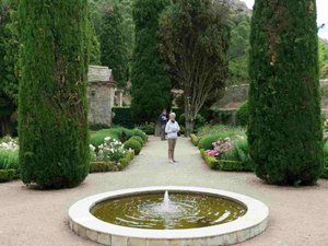 Abbaye Fontfroid 28 - Roz among the Roses