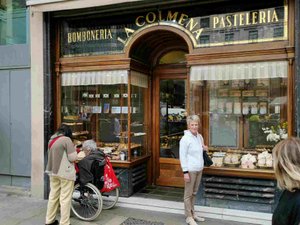 Barcelona 9 - Oldest Cake shop in Barcelona - 150 years old 