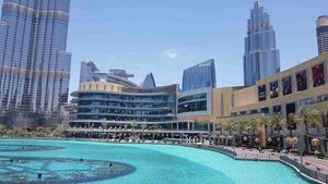 Dubai Mall Area 3 - Dubai Fountain pool
