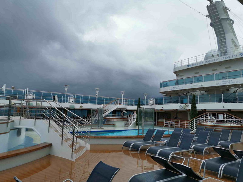 40 - Overcast - raining  -  and deck deserted