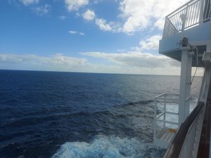 Calm day at sea - Thursday 20 Apr 23
