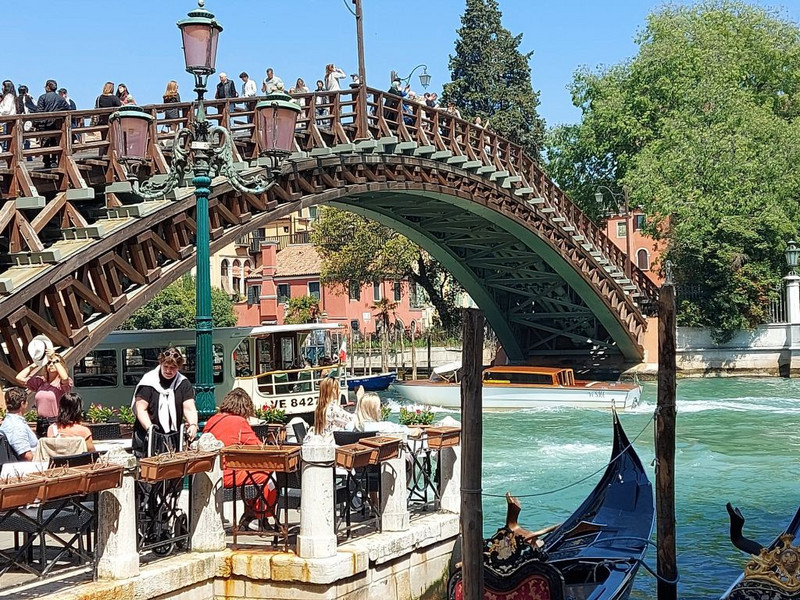 Venice 75 -  The wooden bridge at Accademia