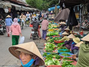 214 - Hoi Anh markets 2