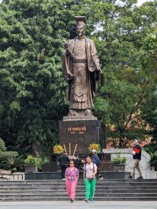 257 - Impressive statue to one of the Emporers in Hanoi