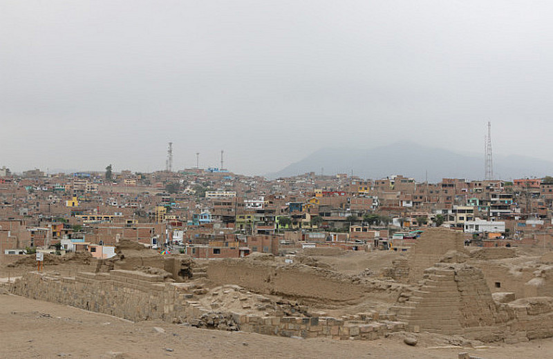 Pachacamac next to &quot;invaders&quot;