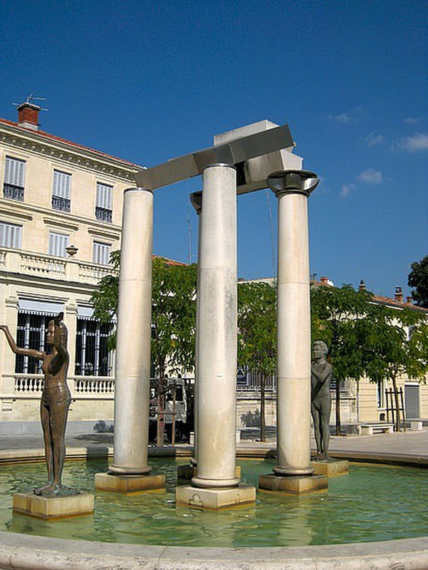 One of the fountains at Place d&#39;Assas