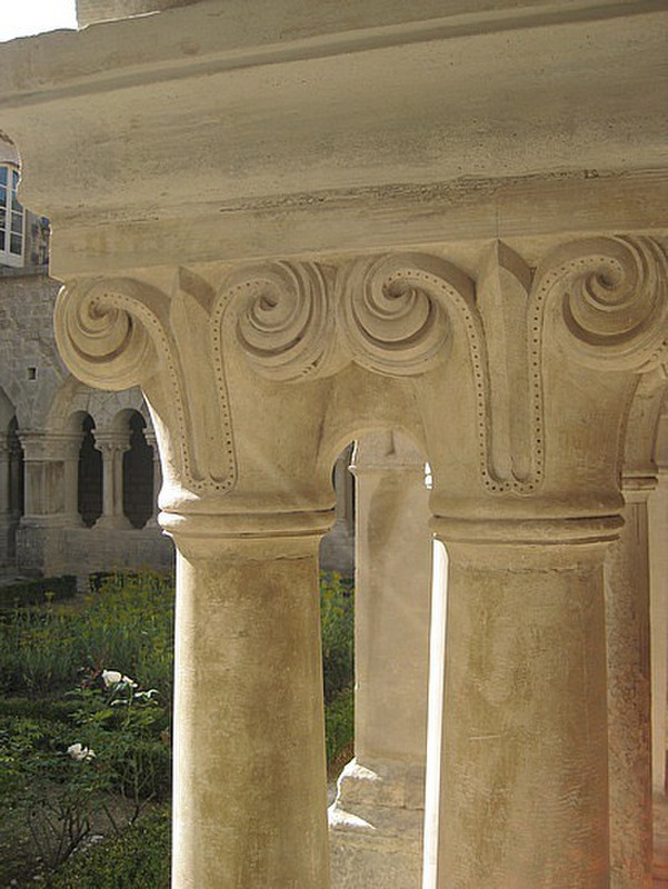 Column in Senanque cloister