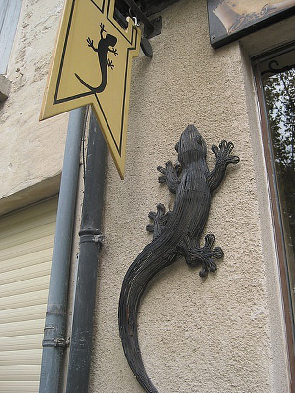 The Villeneuve lizard mascot