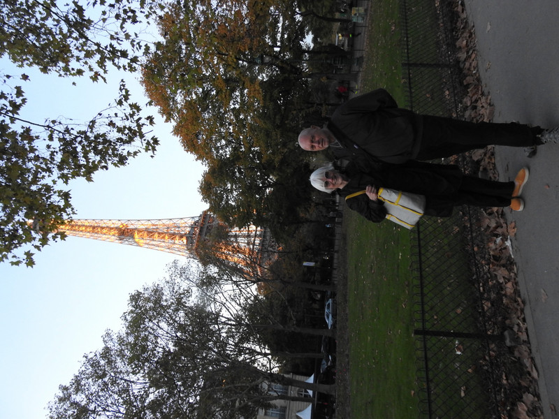 Lynda and Barry and the Eiffel Tower