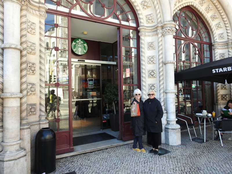 Sisters add Starbucks Lisbon cups to their world collections 