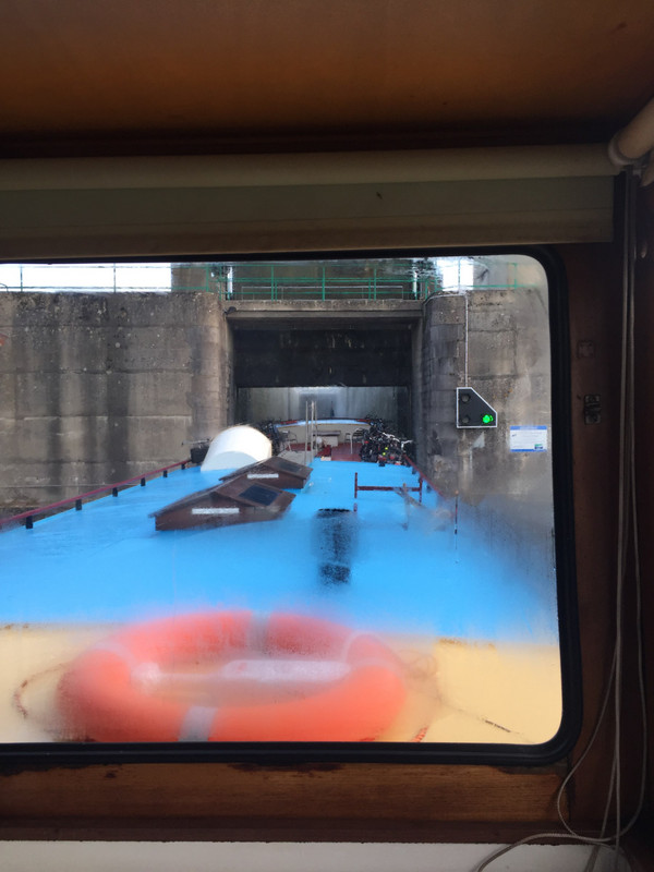 It looks a very tight squeeze from the Wheelhouse, as we approach a lock
