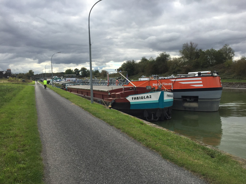 The queue at the Lock