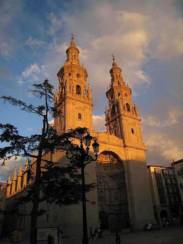 Back in Logrono, in time for the sunset