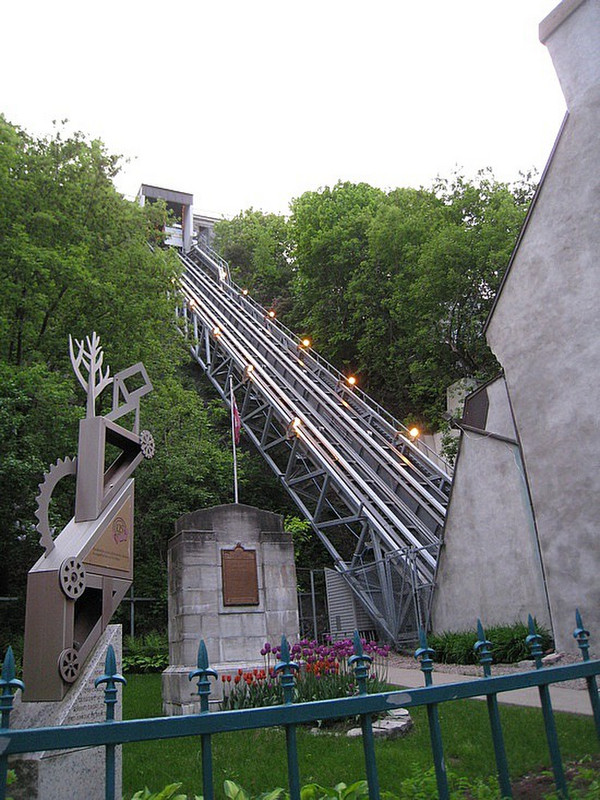 Funicular Back to the Upper Old Town
