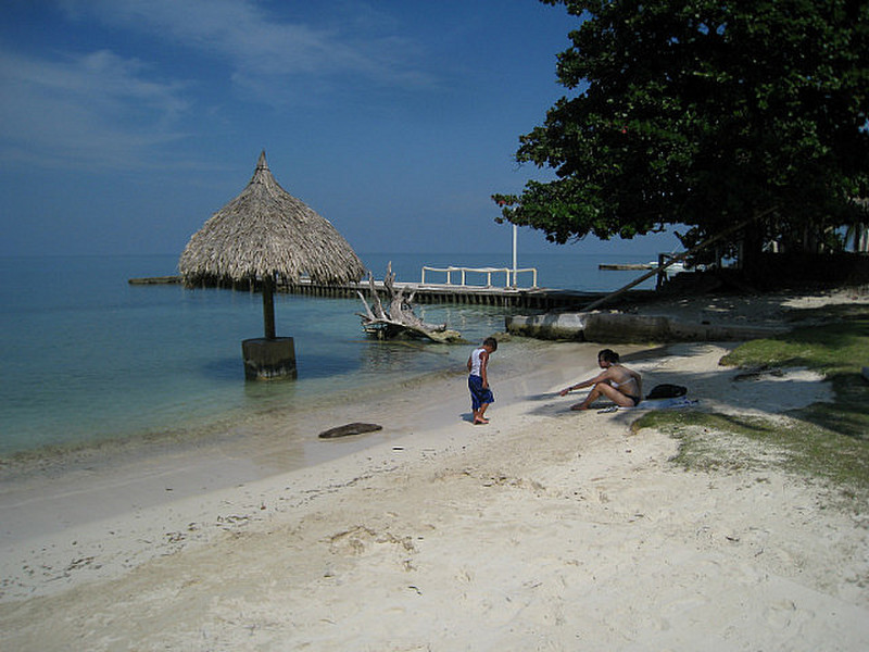 Private Beach On Isla Mucura ...