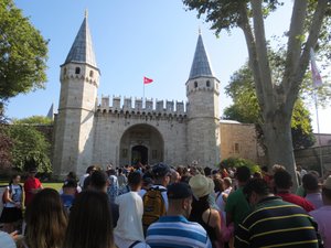 The Crowds of Topkapi Palace ...