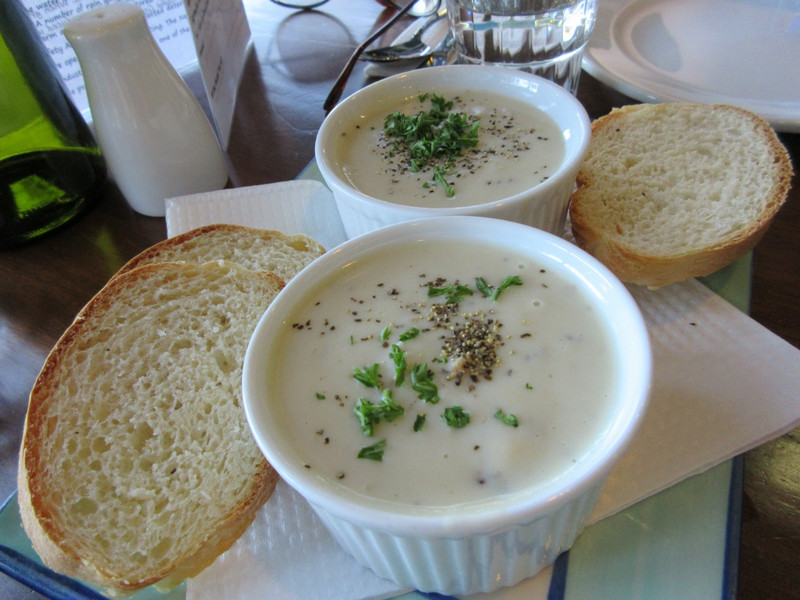 Hearty Mussel Chowder