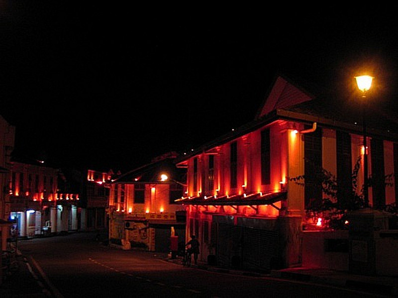 Malaka - Chinatown (dress in red)
