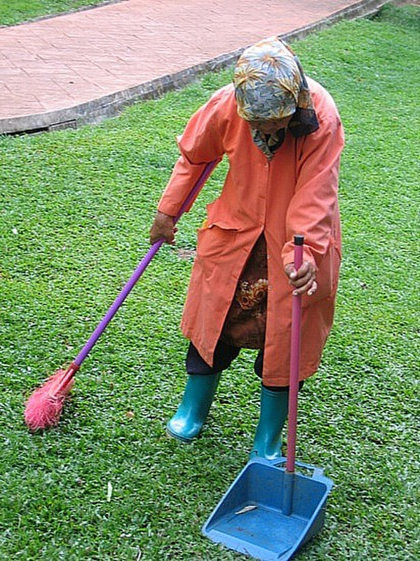 Employer de nettoyage - Cleaning lady