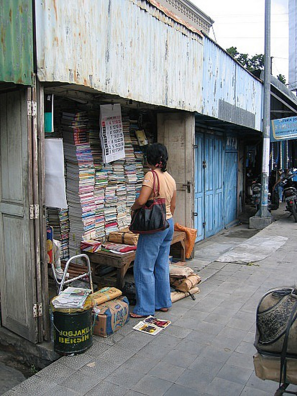 Boutique de journaux - Newpaper stand