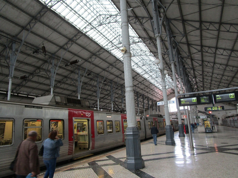 Lisbonne-Station de train Rossi-2