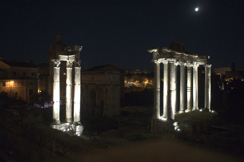 Roman forum (L) and Septimius Severus Arch (R)