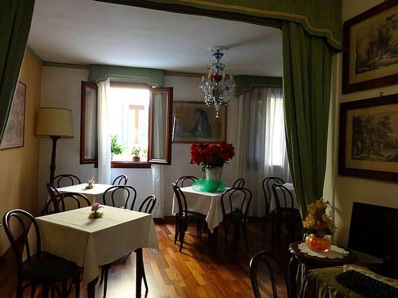 The breakfast room at Serenissima