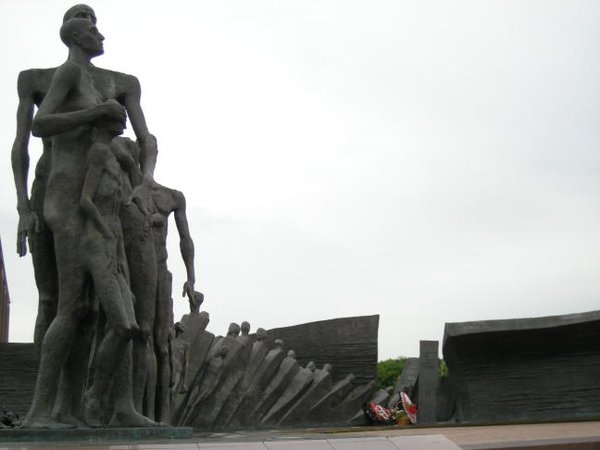 Victory Park Holocaust Sculpture 4