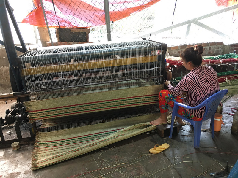 Tan Chau - Weaving Rattan mats