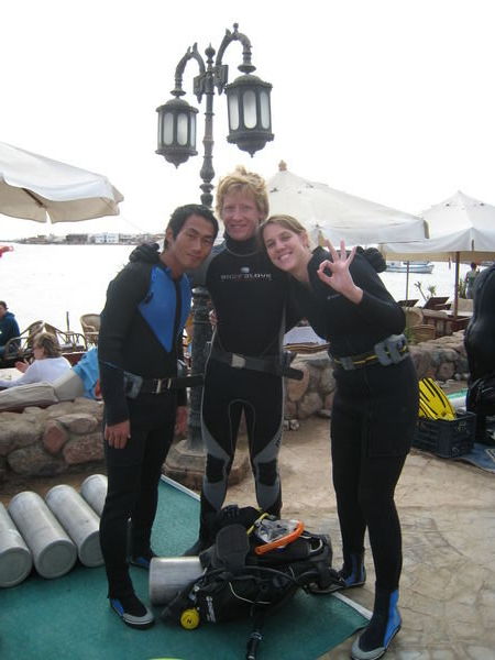 Ana, Elliot and Jason go diving