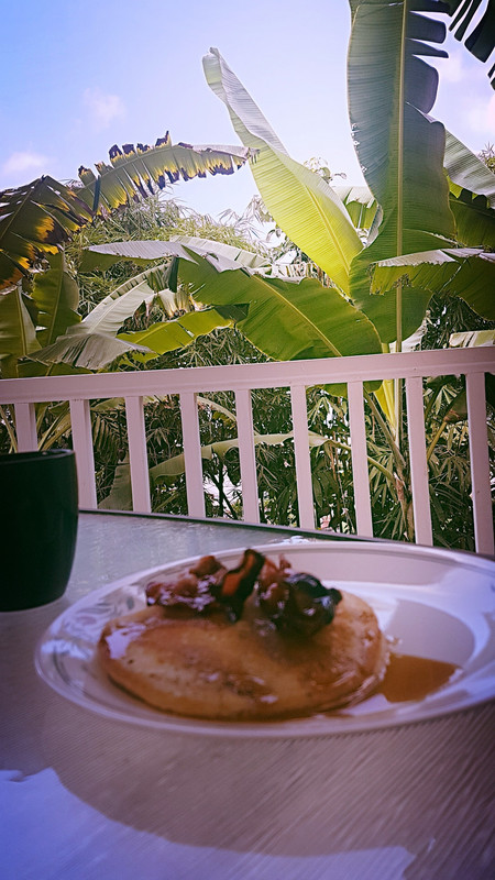 Hawaiian Brekky - pineapple coconut flavoured pancake 