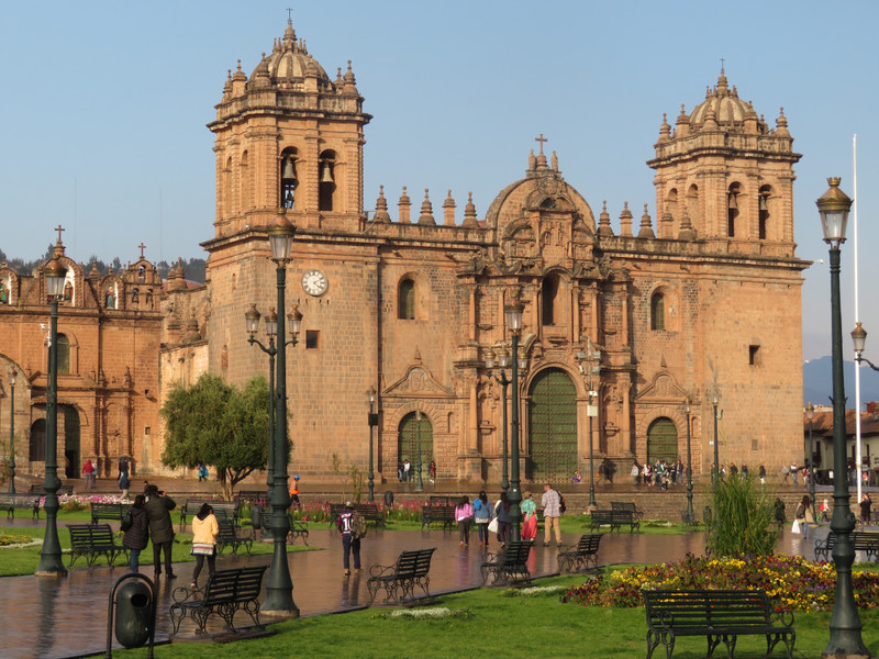 Cusco has lots of churches 