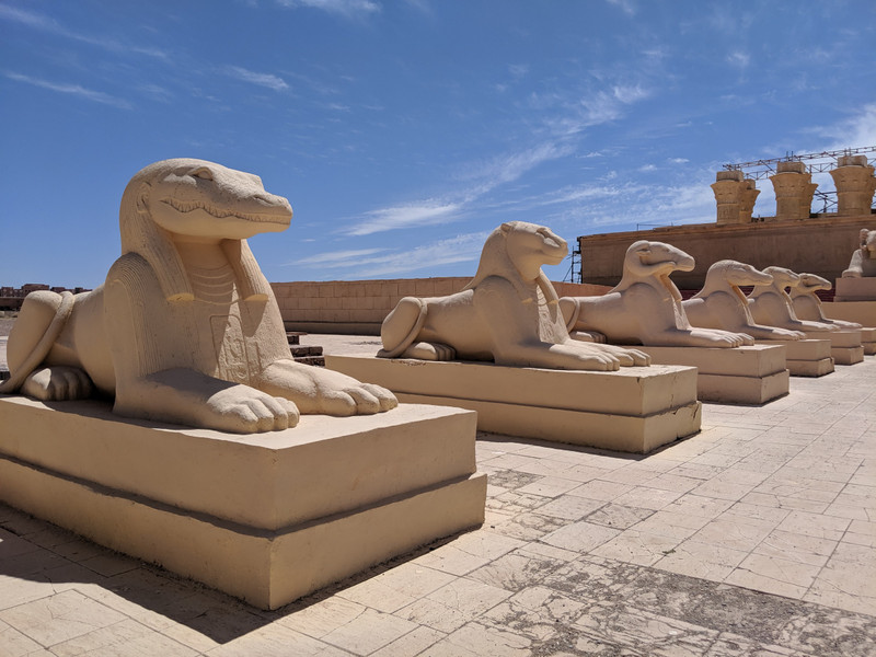 How many animals do you recognize in the sphinxes?