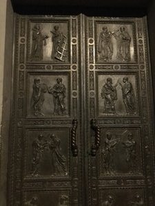 HIs bronze doors