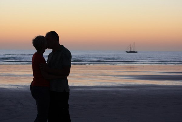 OOOh, romance on Cable Beach