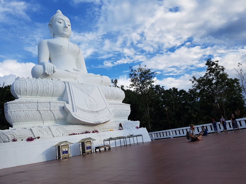 The Buddha! (human for scale) 