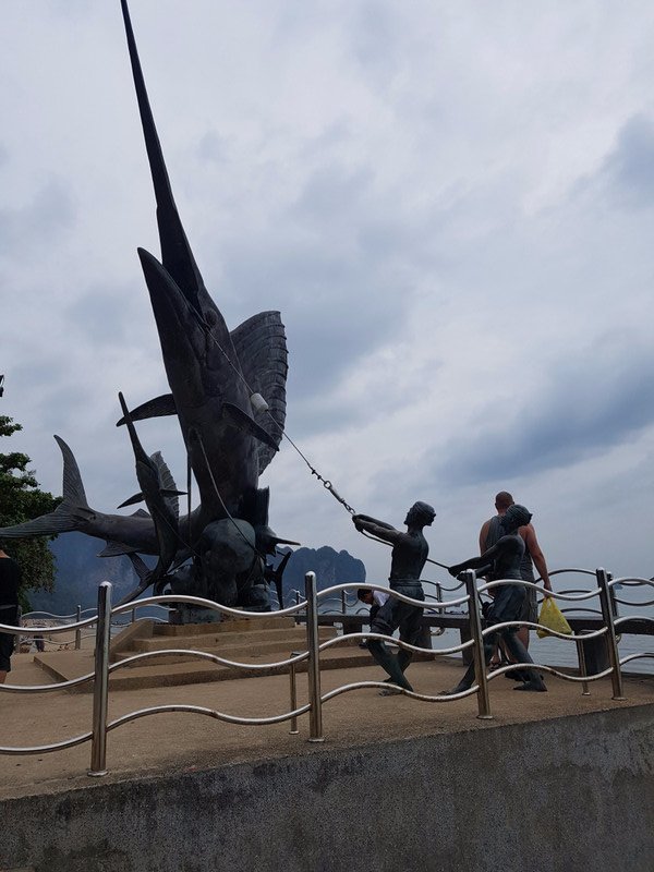 Fisherman statue on Ao nang