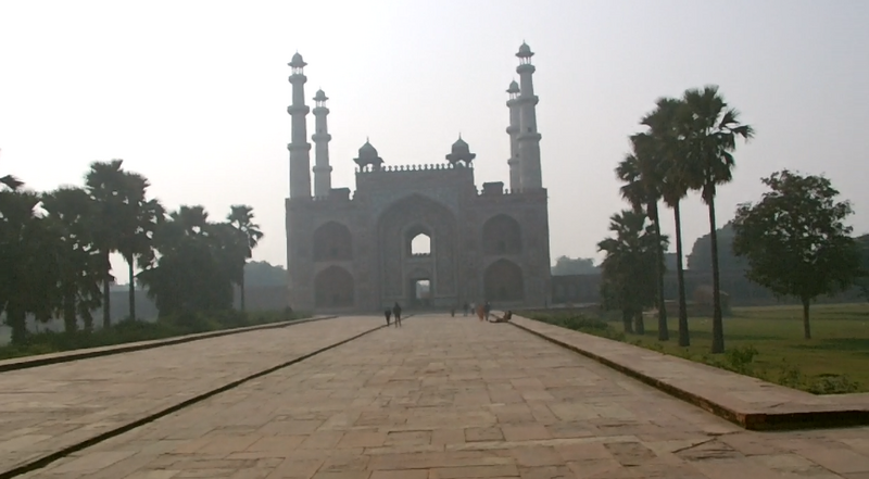 Akbars Gateway