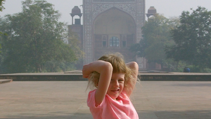 Esmee posing at Akbars Tomb