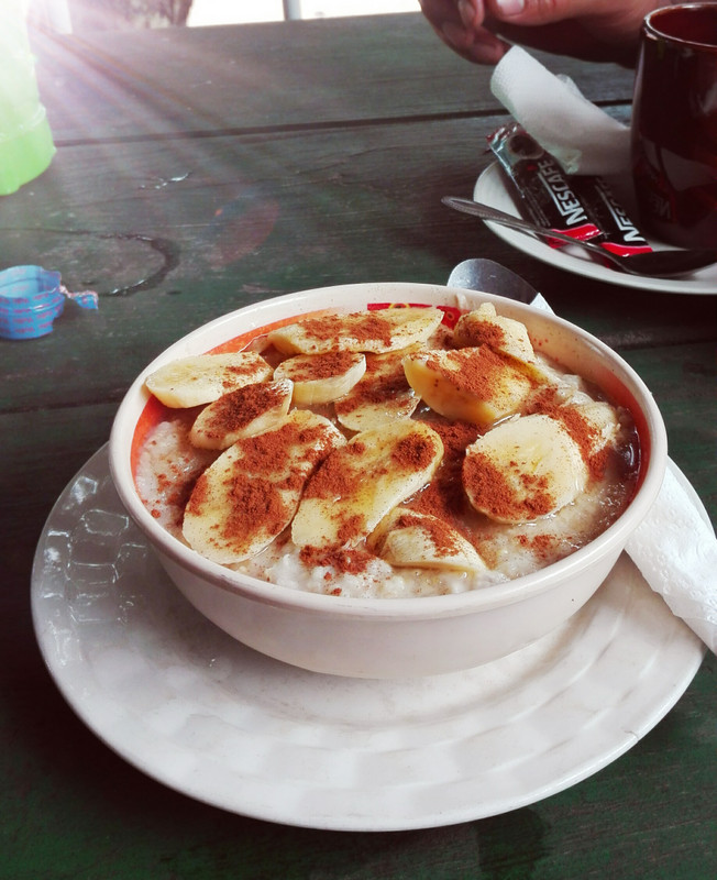 Porridge with banana & cinnamon