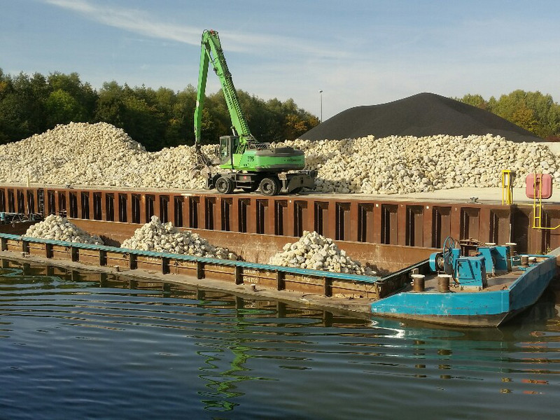 Loading a barge