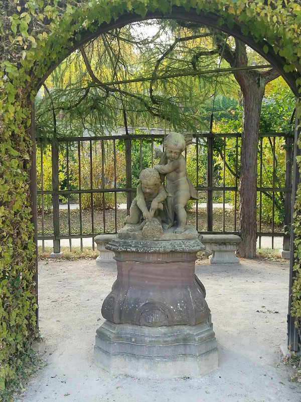 Palace gardens 