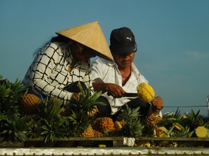 Floating Market, pineapple quarters