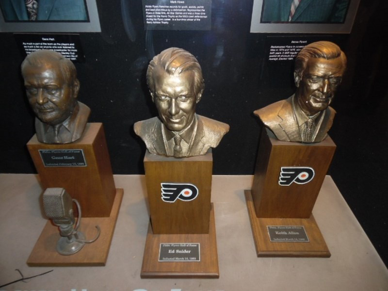 busts of Flyers