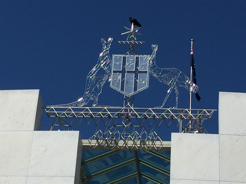 Das australische Wappen am Parlamentsgebäude (1988)